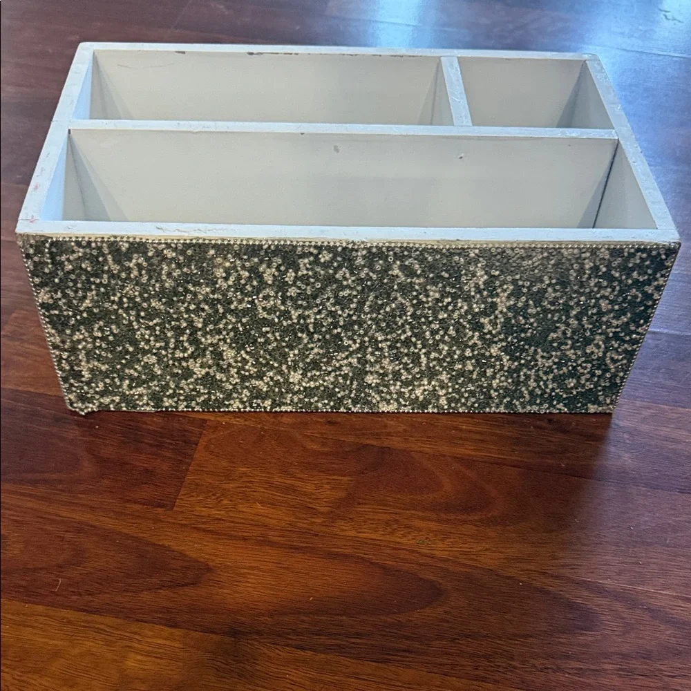 NWT Beaded Desk Storage Organizer